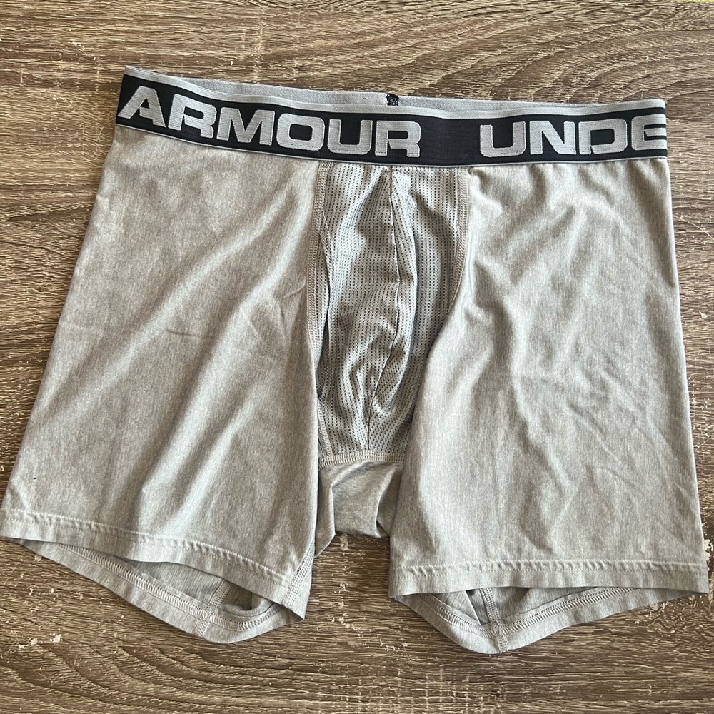 Under Armour Men's Gray Boxer Briefs - Medium